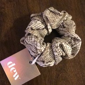 Dew Edit Queen Cobra